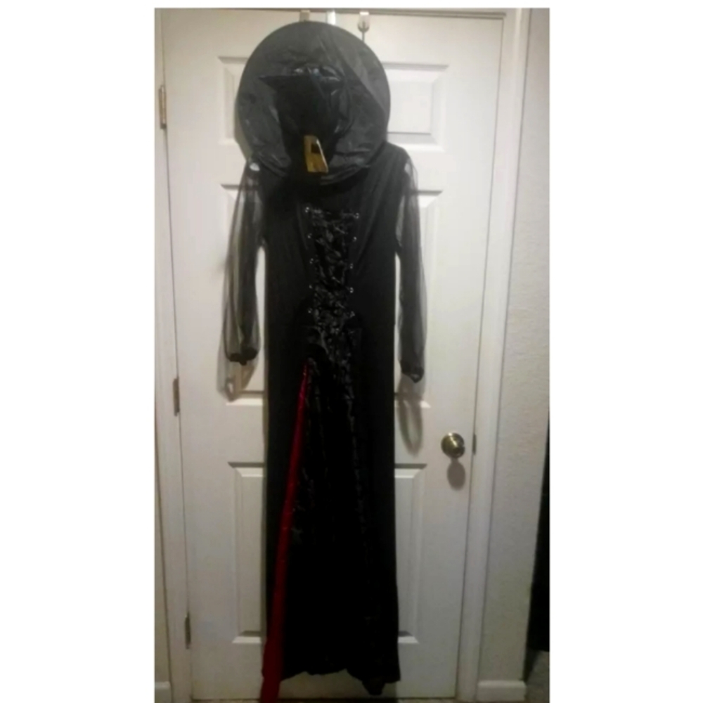 Adult size medium witches costume with hat